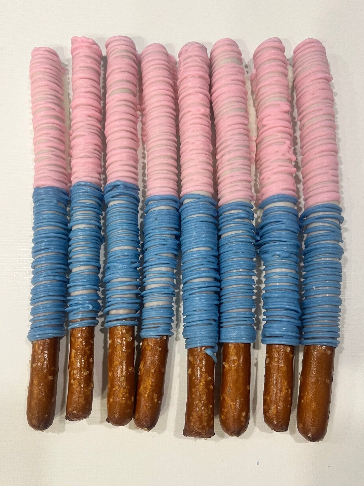 Ombré Blue and Pink Gender Reveal Pretzels, Hand-Dipped Chocolate Covered Pretzels Blue, Baby Blue Party Favors, Pastel Baby Party Favors