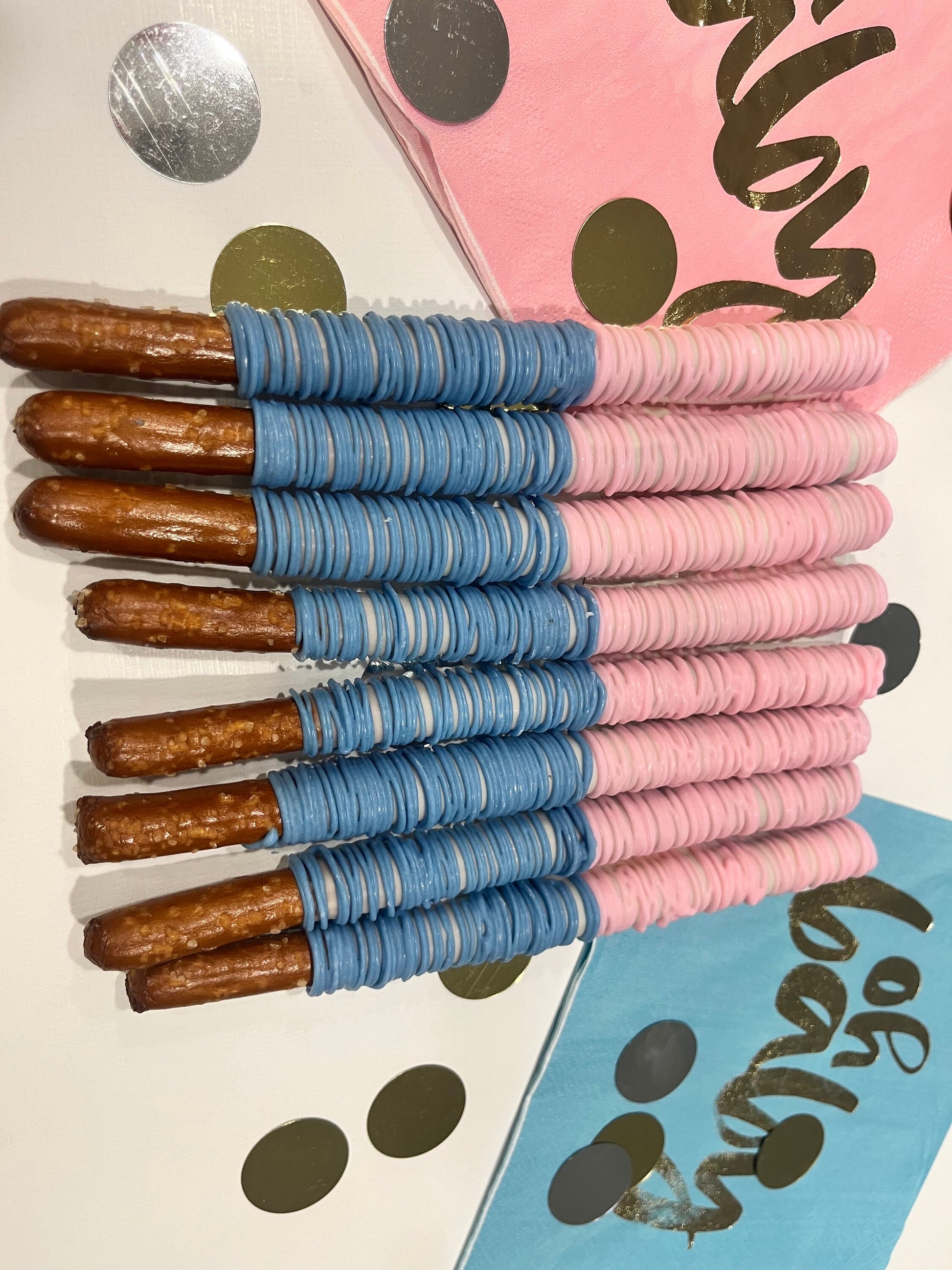 Ombré Blue and Pink Gender Reveal Pretzels, Hand-Dipped Chocolate Covered Pretzels Blue, Baby Blue Party Favors, Pastel Baby Party Favors