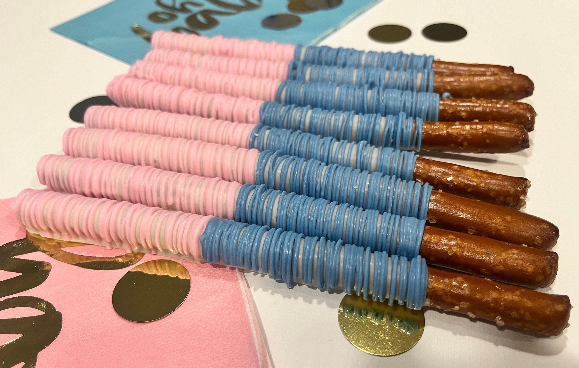 Ombré Blue and Pink Gender Reveal Pretzels, Hand-Dipped Chocolate Covered Pretzels Blue, Baby Blue Party Favors, Pastel Baby Party Favors