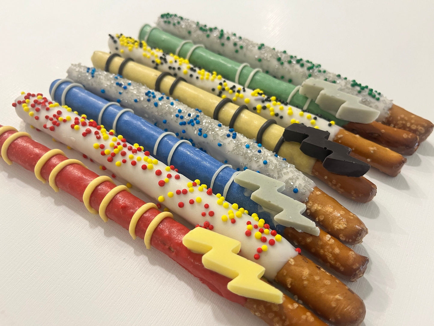 Harry Potter Hogwarts Desserts, HP Desserts, Harry Potter Theme Pretzels, Harry Potter Candy, Hogwarts Birthday Party