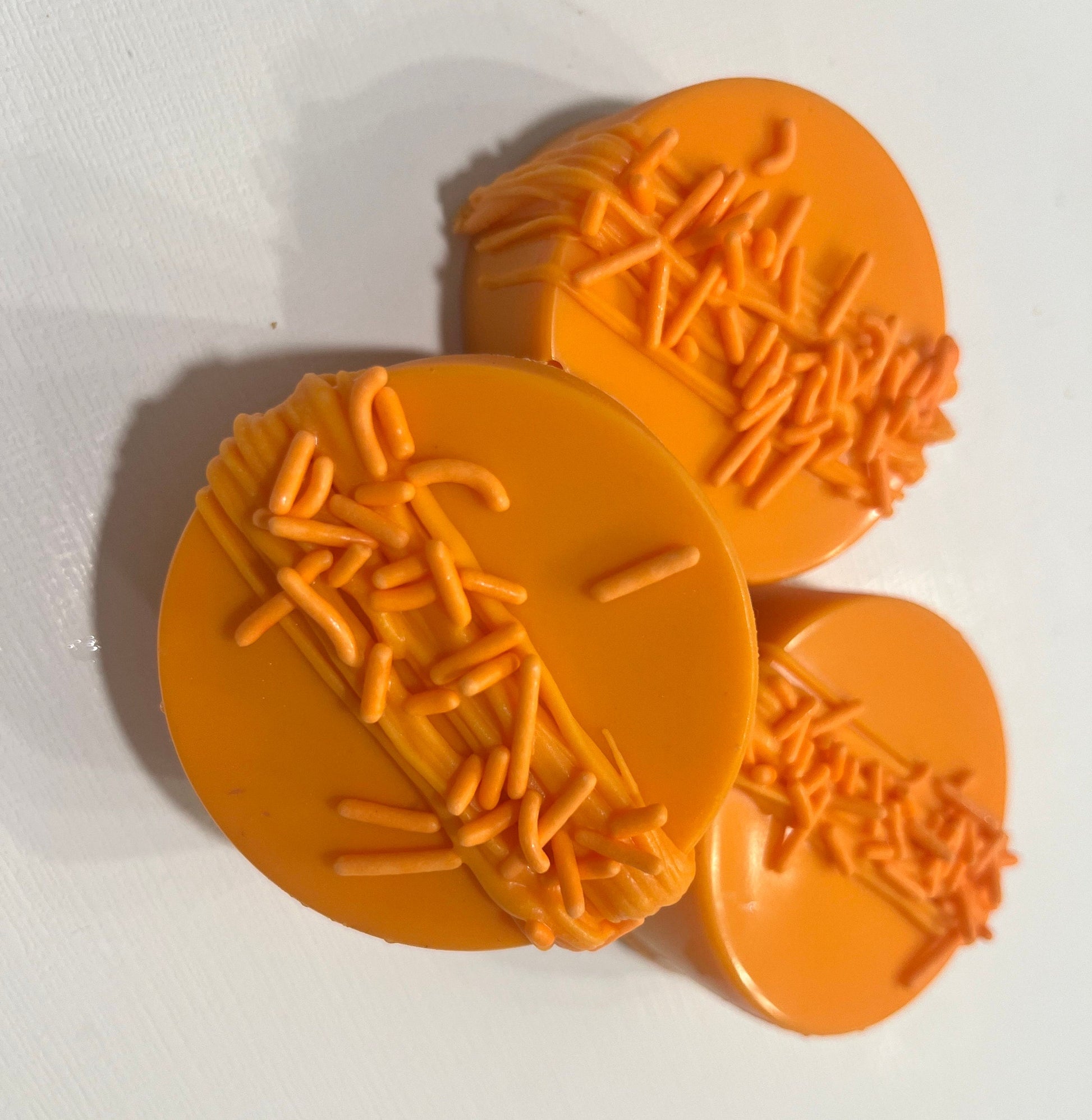 Orange Chocolate Covered Oreos, Orange Oreos, Orange Birthday Party Favors, School Colors Oreos, School Color Desserts, Inside out Desserts