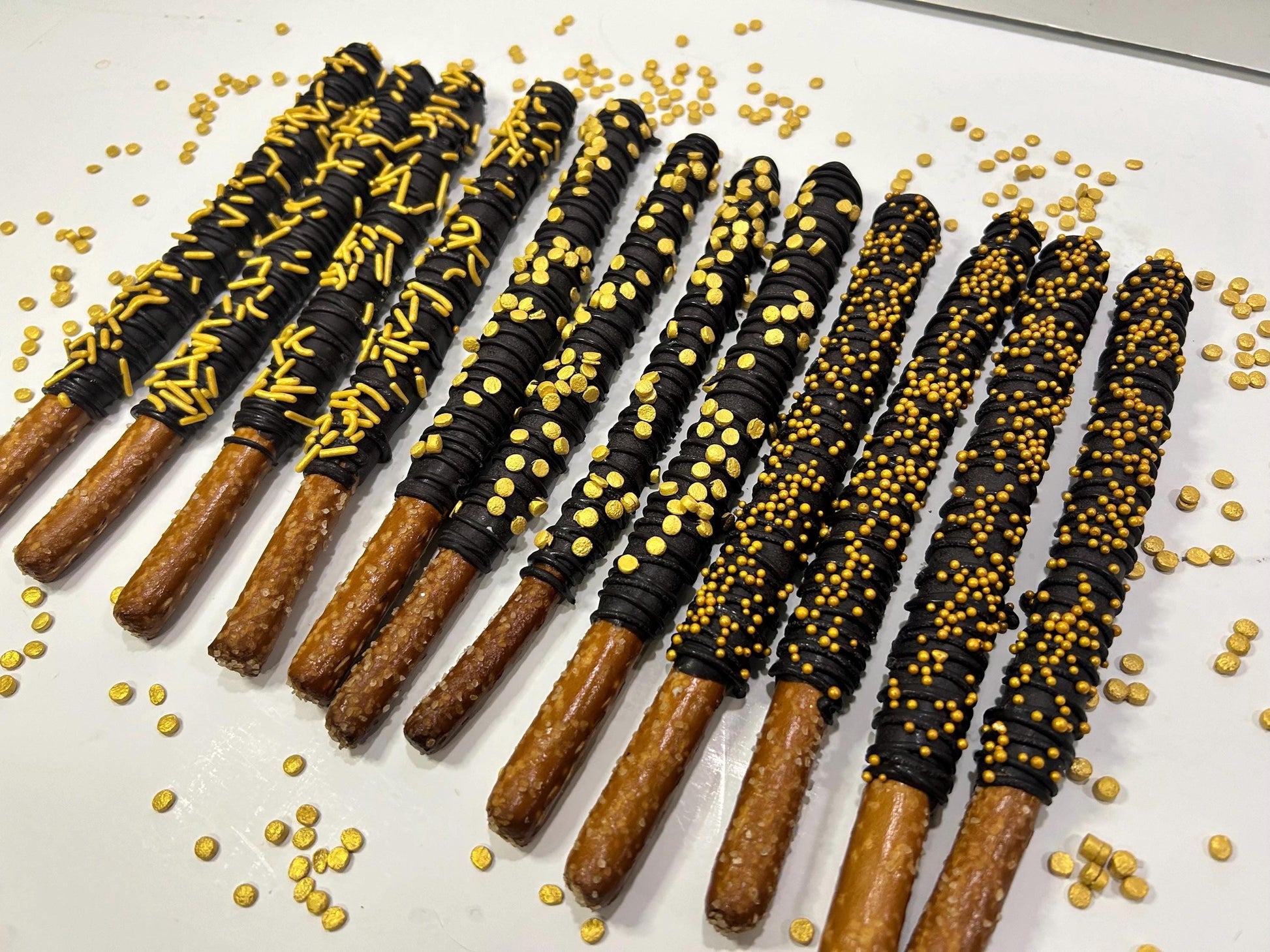 Black and Gold Chocolate Covered Pretzels, Black and Gold Dessert Table Treats, NYE Desserts, Gold Wedding Shower Desserts, Gold Treats