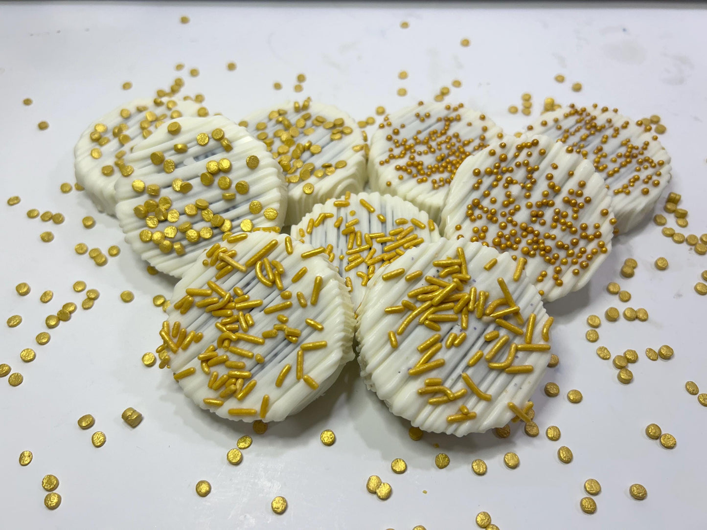 White and Gold Chocolate Dipped Oreos, New Years Eve Dessert Table Treats, Wedding Shower Desserts, Baby Shower Desserts